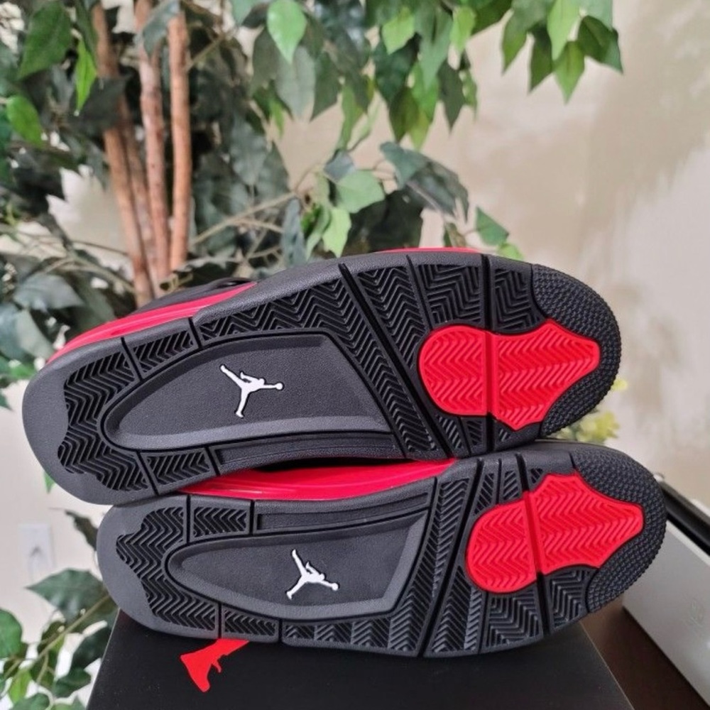 Jordan 4 Red Thunder